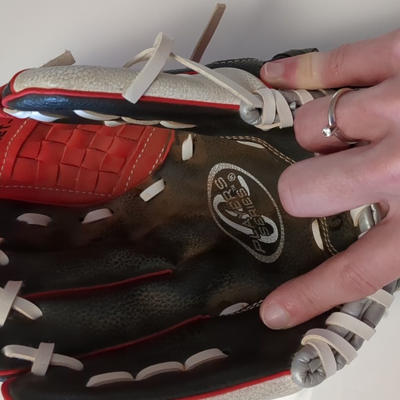 Rawlings Boys Baseball Glove - Picture 3 of 4